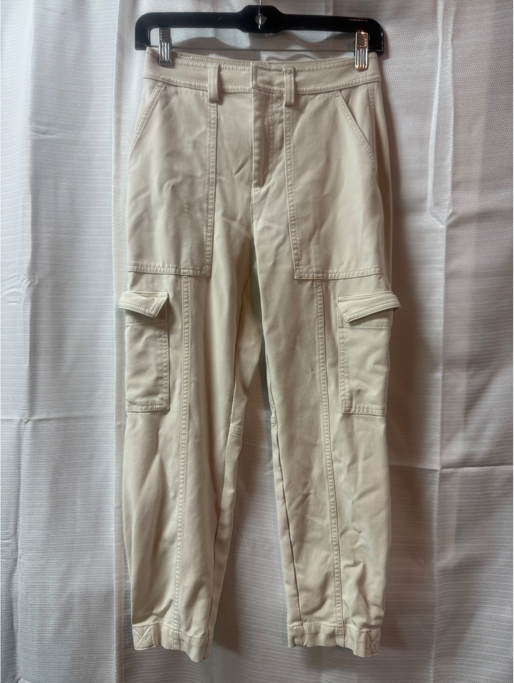 Banana Republic Petite 0 Cream Cargo Pants